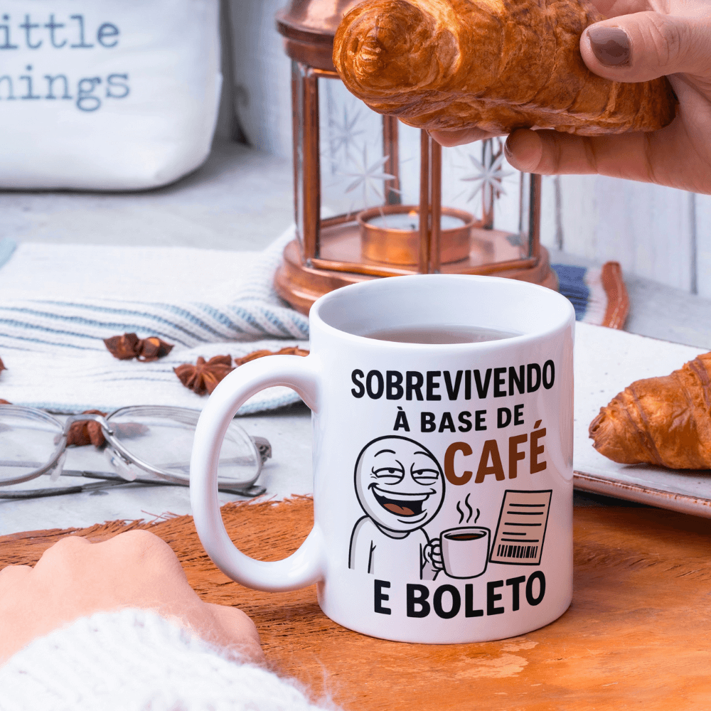 Caneca Sobrevivendo à base de café e boleto - Imagem 3
